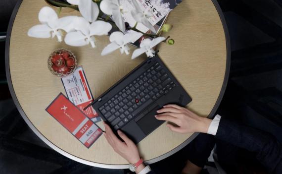 引領時代進化的極致輕薄旗艦筆電，ThinkPad X1 Nano登上央視