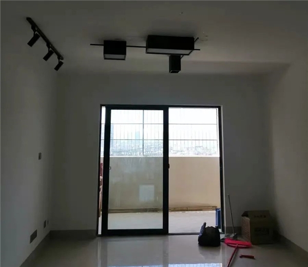 三雄極光在線打假！這些假無主燈設(shè)計(jì)不能忍！