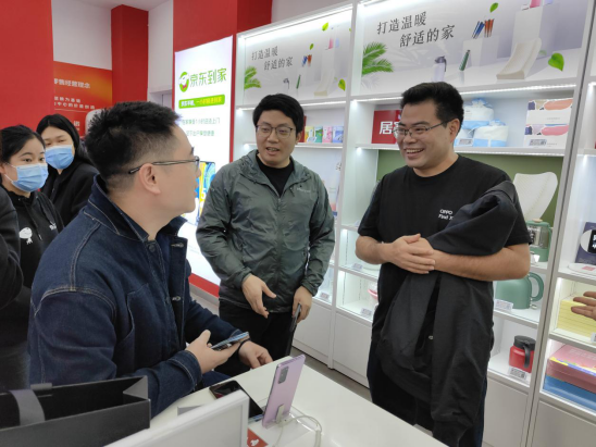 京東之家上市Find X3系列新品，OPPO 中國(guó)區(qū)總裁出席現(xiàn)場(chǎng)