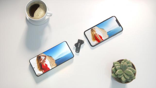 西部數(shù)據(jù)旗下閃迪品牌，以2合1閃存盤助力iphone和USB TYPE-CTM設(shè)備間的無縫傳輸