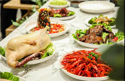 是廚房？不，還有16道大師菜！海爾食聯(lián)網AWE展生態(tài)成果