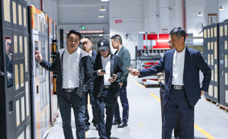 硬實(shí)力！巨米智能助力臺(tái)灣乾隆國際 建立24小時(shí)智慧藥房