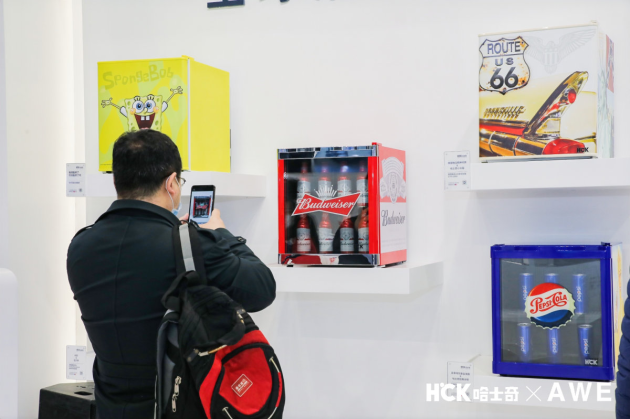 一眼淪陷！HCK哈士奇×百威聯(lián)名冰吧，太吸睛了！