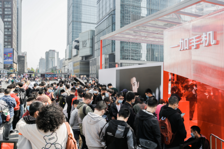 人氣火爆！一加 9 系列 Pop-up快閃活動16城聯(lián)動引排隊熱潮