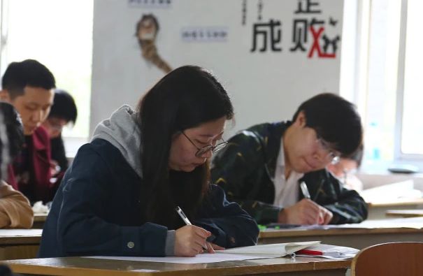 35歲成為高齡人群？智聯(lián)招聘：高齡求職者面臨長期失業(yè)風(fēng)險
