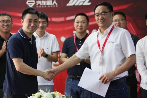 汽車超人杭州店投放智能洗車機(jī)器人，為消費(fèi)者帶來(lái)全新服務(wù)體驗(yàn)