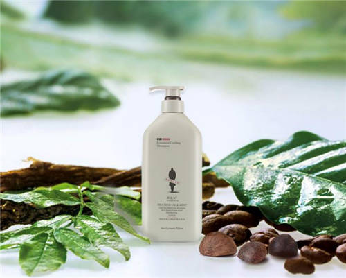 阿道夫洗發(fā)水提示您，健康美麗從護(hù)理頭皮開始！