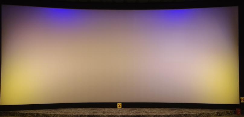 雙機(jī)激光放映+24米超大銀幕，霸氣登錄