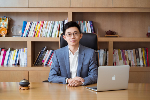 知名心理學(xué)作家盧熠翎：真正的成年人，都超越了原生家庭的束縛