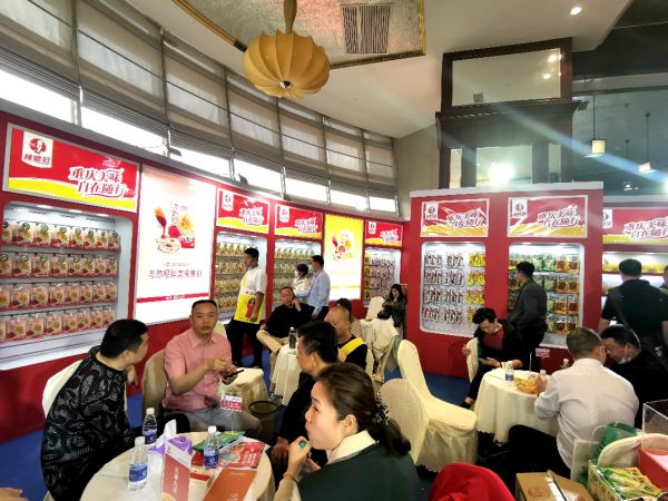 辣媳婦攜十余新品亮相糖酒會(huì)，招商加盟人氣火爆