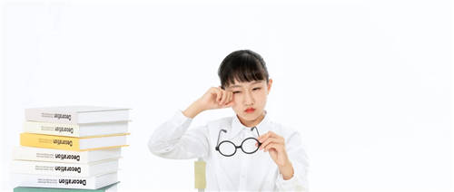 如何補(bǔ)充護(hù)眼營養(yǎng)？多吃湯臣倍健葉黃素酯維生素C壓片糖果吧！