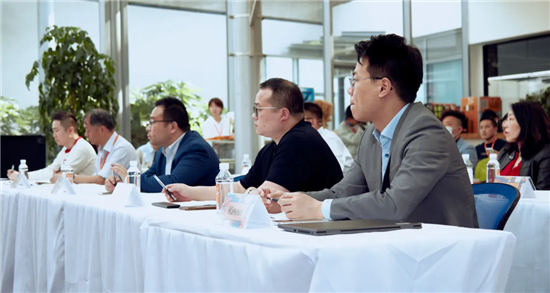 共話“未來(lái)·零售·新中間”，上海百秋11周年“無(wú)·間”道系列論壇啟動(dòng)！