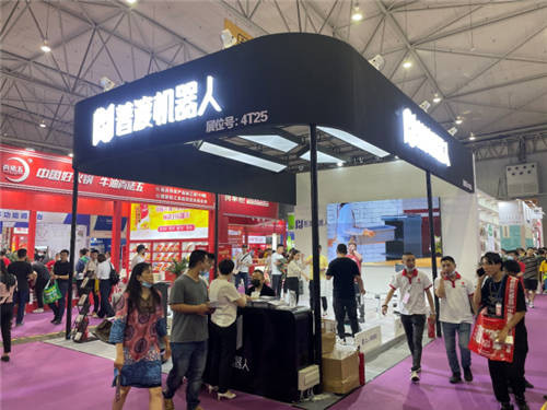 直擊成都火鍋展，普渡機器人現(xiàn)場成交多臺！