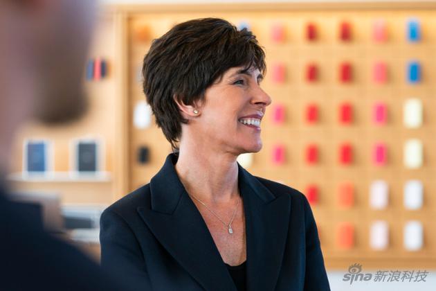 Apple Store業(yè)務主管Deirdre O‘Brien