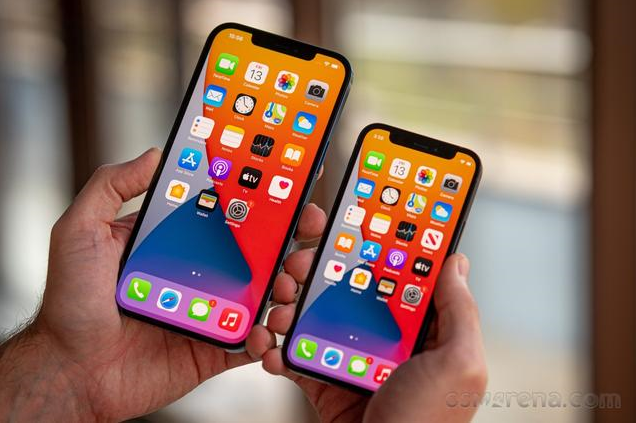 愛回收科技資訊：iPhone13或?qū)⒉捎酶咚⑵?/></p><p>該顯示屏將使用一種新的顯示技術(shù)。據(jù)悉，三星是低溫多晶氧化物(LTPO)薄膜晶體管(TFT)OLED顯示屏的唯一供應(yīng)商，且此顯示屏支持120Hz刷新率。蘋果正計劃在兩個高端iPhone型號中使用LTOP TFT OLED。LG將為兩個低端型號提供低溫多晶硅(LTPS)TFT OLED顯示屏。包括iPhone 12系列和其他傳統(tǒng)機(jī)型，三星預(yù)計今年將向蘋果供應(yīng)多達(dá)1.2億至1.3億塊OLED顯示屏。而LG方面，則希望能達(dá)到5000萬塊。</p><p>此前，三星一直是iPhone顯示屏的主要供應(yīng)商。在過去的時間里，這家韓國科技巨頭憑借其在顯示屏領(lǐng)域的領(lǐng)先技術(shù)，再次獲得了約8000萬臺iPhone顯示屏的訂單。</p><p>以上信息由愛回收科技資訊整理報道，愛回收隸屬于萬物新生集團(tuán)，團(tuán)隊成立于2009年，初創(chuàng)品牌愛回收于2011年5月上線，是一家家“互聯(lián)網(wǎng)+環(huán)保”類型的循環(huán)經(jīng)濟(jì)企業(yè)。萬物新生集團(tuán)旗下4大業(yè)務(wù)線包含：愛回收、拍機(jī)堂、拍拍、海外業(yè)務(wù)AHS DEVICE。</p><p>愛回收作為全國最大的二手3C產(chǎn)品回收平臺，致力于為用戶提供“高效、專業(yè)、安全”的一站式電子產(chǎn)品回收服務(wù)，針對用戶的三大痛點：二手回收價格不透明、缺少便捷的回收渠道、擔(dān)心自己的隱私遭到侵犯，建立了“產(chǎn)品透明估價”、“產(chǎn)品環(huán)保處理”和“隱私清除”標(biāo)準(zhǔn)回收體系，通過科學(xué)的智能價格評估系統(tǒng)給用戶合理透明的定價，承諾徹底粉碎舊機(jī)內(nèi)的用戶信息。目前，愛回收已完成和京東及全部主流手機(jī)品牌的線上回收、以舊換新場景構(gòu)建。</p><p>萬物新生集團(tuán)以“讓閑置不用，都物盡其用”為使命，以成為“全球二手行業(yè)的創(chuàng)新者和引領(lǐng)者”為企業(yè)愿景，定位于一家以二手供應(yīng)鏈為基礎(chǔ)的技術(shù)和服務(wù)型公司，以“供應(yīng)鏈能力為本，堅持技術(shù)驅(qū)動，能力開放賦能產(chǎn)業(yè)鏈”為原則，打造社會價值和商業(yè)價值結(jié)合共振的全球典范。</p>						<p style=