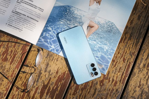 論顏值從來沒輸過，OPPO Reno6外觀亮眼，夏日晴海配色絕了