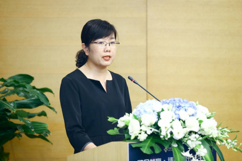 1000臺17城 極狐攜手華夏出行啟動“兩艙”高端出行服務
