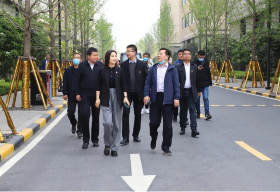 億達中國鄭州科技新城迎來領導調研，登封市副市長何聰?shù)烙H臨指導
