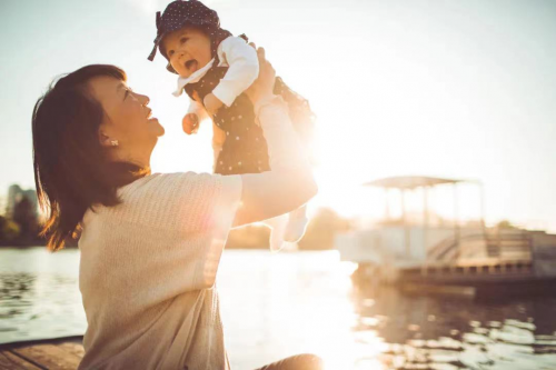 寶寶如何轉(zhuǎn)奶比較好？合生元延續(xù)母愛呵護(hù)