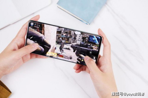 Find X3 Pro 10億色臻彩屏，持續(xù)占領“屏幕天花板”頭銜