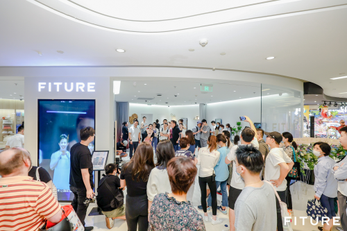 FITURE iapm品牌館上海開業(yè)，魔鏡旗艦版“四色齊發(fā)“