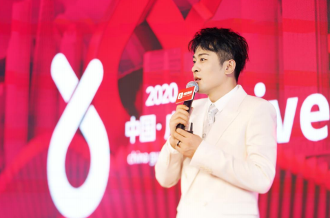 主播辛巴（辛有志），憑什么拿下這么多殊榮？