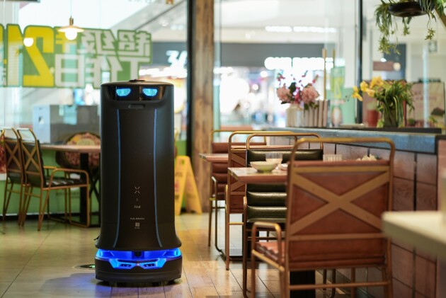 普渡機器人強勢入駐豪客來牛排，助力餐廳高效送餐回盤