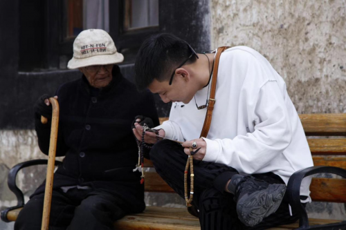 逃離上海到拉薩，96年小伙在微拍堂年入千萬