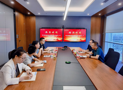 鴻合科技牽手校長(zhǎng)智庫(kù)構(gòu)建服務(wù)型教師培訓(xùn)體系