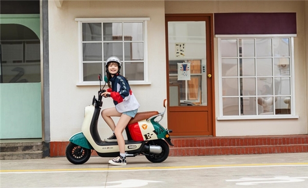 顏值高、動力強，雅迪電動車冠能2.0系列成Z時代情侶出行新寵兒