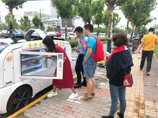 新石器無(wú)人車，余恩源的移動(dòng)新零售和“到車模式”