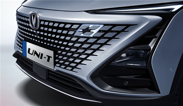 新款長(zhǎng)安UNI-T來(lái)襲，這輛長(zhǎng)安汽車(chē)還帶人臉識(shí)別？
