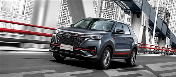 長(zhǎng)安汽車(chē)CS55PLUS藍(lán)鯨版，十萬(wàn)元最佳選擇