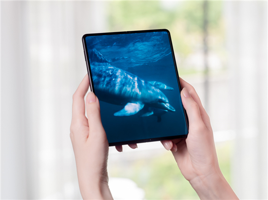 真.全面屏體驗！三星Galaxy Z Fold3 5G：領先的折疊設計、優(yōu)秀的屏幕顯示