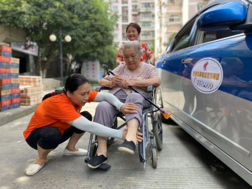 T3出行等4家網(wǎng)約車平臺(tái)加入95128愛(ài)心車隊(duì)，老年人也能方便地打到網(wǎng)約車