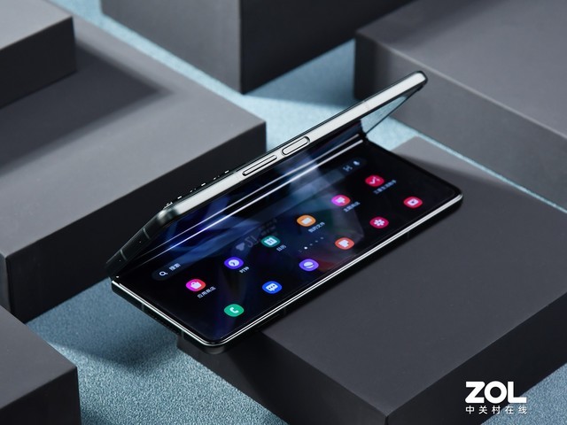 折疊屏也能防水，三星Galaxy Z Fold3全面測評 