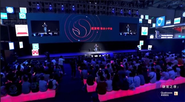 配件也做到極致：驍龍粉絲手機(jī)除了硬核配置，TWS耳機(jī)也是亮點(diǎn)