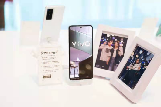沈陽十一新景點，vivo X70系列首銷路演燃爆全場