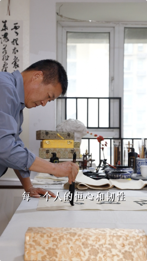 他攜手書法名家 在微拍堂樹立以文化人的新風