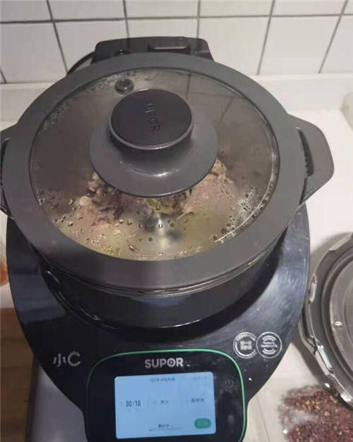 自動(dòng)炒菜機(jī)初體驗(yàn)：買蘇泊爾小C主廚料理機(jī)，值嗎？