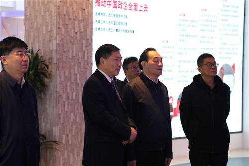 江蘇省人大常委會(huì)領(lǐng)導(dǎo)一行蒞臨華云數(shù)據(jù)參觀調(diào)研 探討加快構(gòu)建江蘇數(shù)字經(jīng)濟(jì)發(fā)展新格局