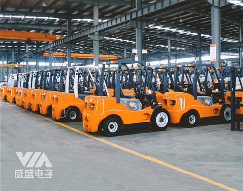 如何用科技提升叉車車隊(duì)的安全和管理效率？