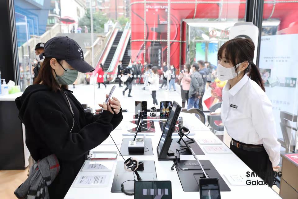 武漢迎來三星全新折疊屏手機(jī)快閃店 最潮酷折疊屏手機(jī)等你來體驗(yàn)