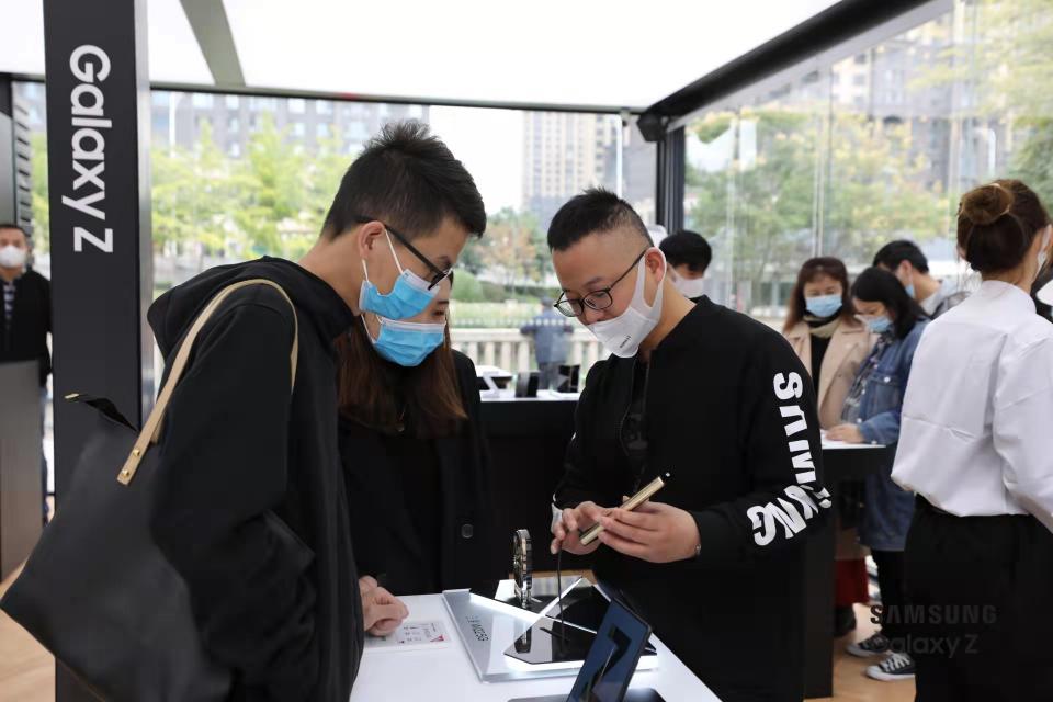 武漢迎來三星全新折疊屏手機(jī)快閃店 最潮酷折疊屏手機(jī)等你來體驗(yàn)