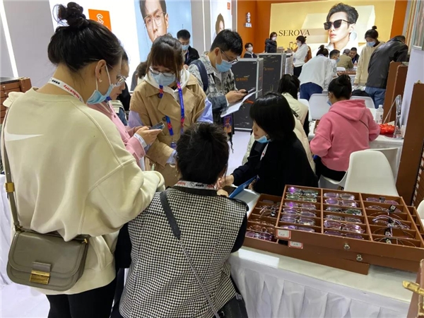 2021年北京眼鏡展，施洛華守護(hù)好視力