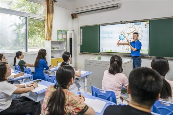 希沃服務(wù)，用心守護(hù)熱愛教育的每一個你