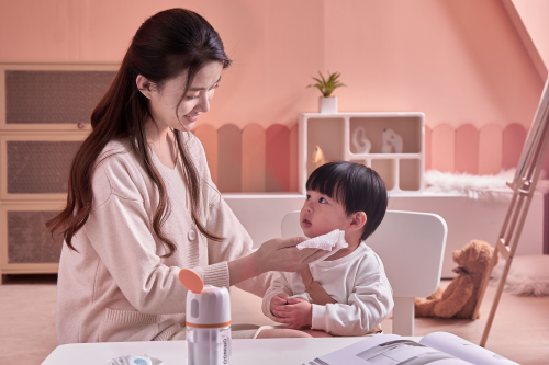 一鍵自制，0添加！七彩叮當(dāng)智能濕巾機(jī)新品首發(fā)，瞄準(zhǔn)母嬰人群，開啟濕巾新革命！