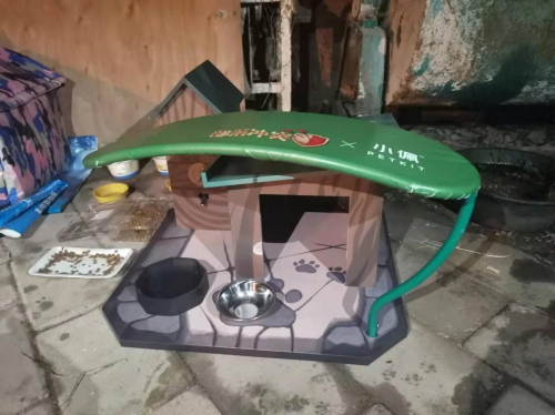 部落沖突聯(lián)合PETKIT小佩安置高校流浪貓屋，呼吁保護(hù)流浪動(dòng)物