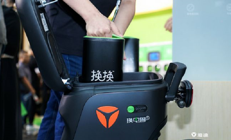 雅迪電動車推出新品，不需充電只換電，續(xù)航130，3499起，很適合跑外賣