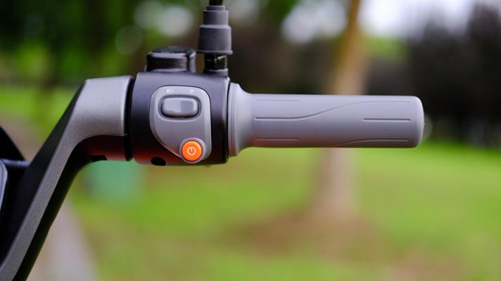 雅迪電動車VFLY L100 MAX電動車評測：高顏值、高性能的高端騎行體驗